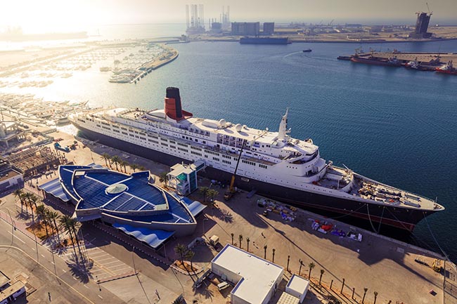 QE2 in Dubai